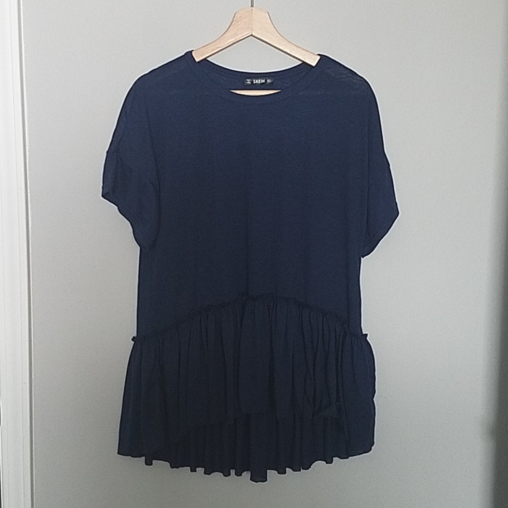3 FOR $15!! Navy Peplum top